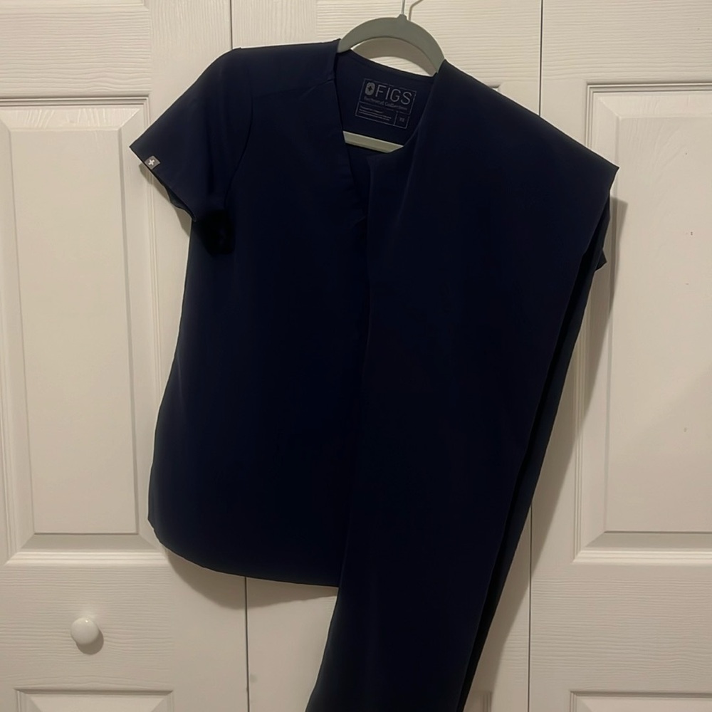 FIGS navy XS Catarina top and S Livingston bottom set